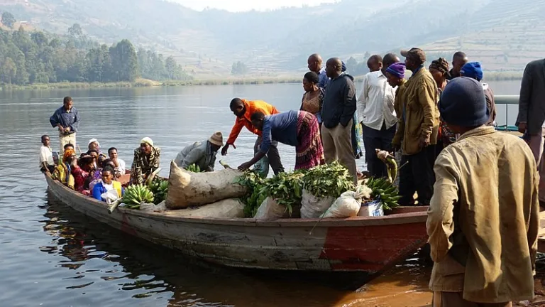 BUNYONYI_002_Photo_by_MSayagues_WIKIPEDIA
