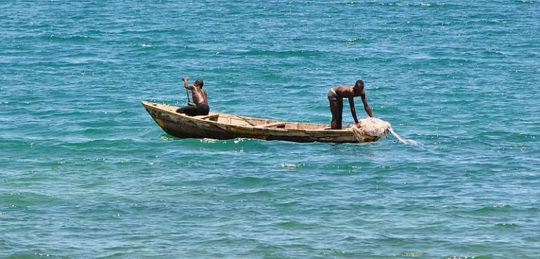 TANGANYIKA_004_PHOTO_BY_Thatlowdownwoman_WIKIPEDIA TANGANYIKA_004_PHOTO_BY_Thatlowdownwoman_WIKIPEDIA