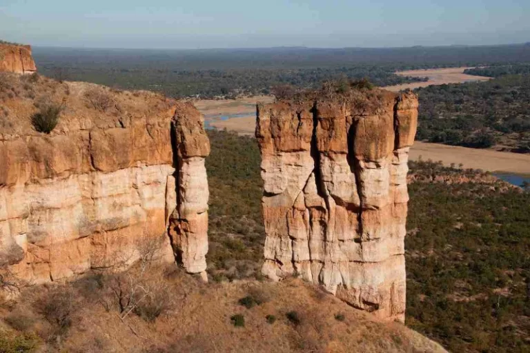 GONAREZOU_005_Photo_by_ZIMPARKS GONAREZOU_005_Photo_by_ZIMPARKS