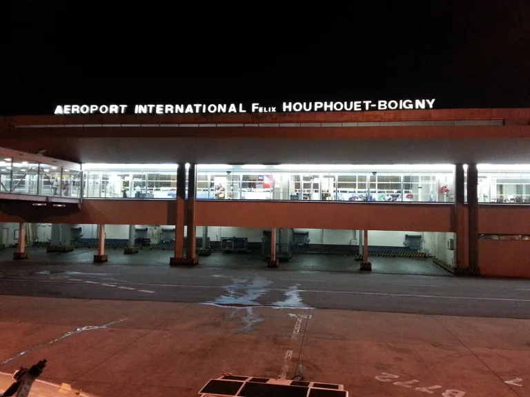 Location - All Africa in Business Directory 10 Felix HOUPHOUET BOIGNY INTAIRPORT photo by Kayhan ERTUGRUL WIKIPEDIA 768x576