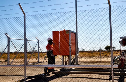 The Power of Tenacity: How Tlou Energy is Lighting Up Botswana’s Industrial Future 1 The Power of Tenacity: How Tlou Energy is Lighting Up Botswana’s Industrial Future 1